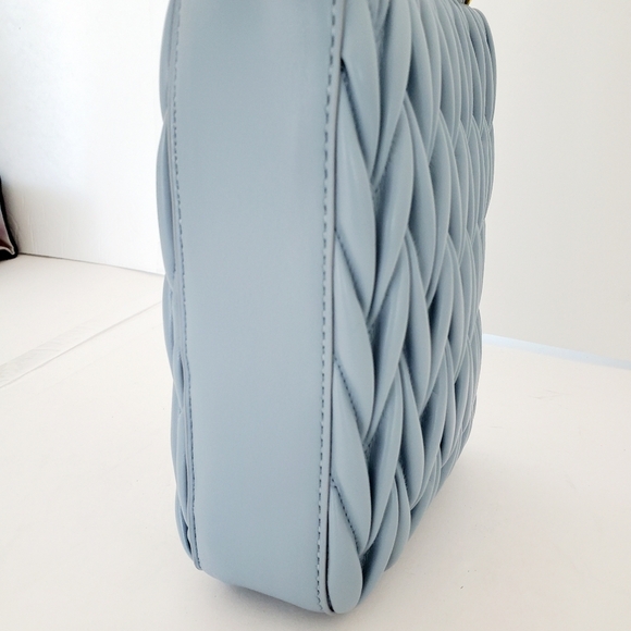 Women's Blue Pleaded Faux Leather Tote Handbag with Pearl Chain Strap - Picture 5 of 9